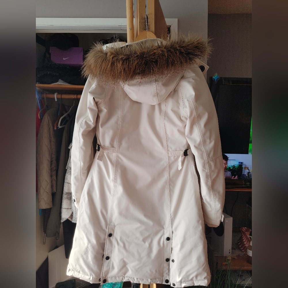 *Read Full Description!* Women's North Face Down Parka